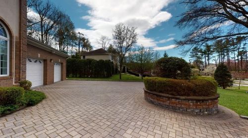 5 Amanda Ct, White Plains NY  10607-2418 exterior