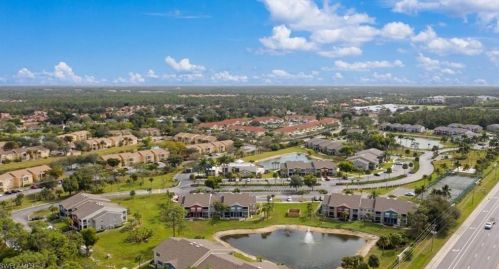 142 Santa Clara Dr, Naples FL  34104-5431 exterior