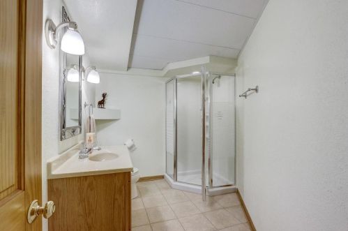 5237 20th St, Milwaukee WI 53233-2548 exterior