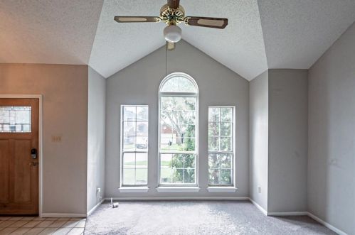 3313 Stone Bridge Dr, Lewisville TX  75028-2667 exterior