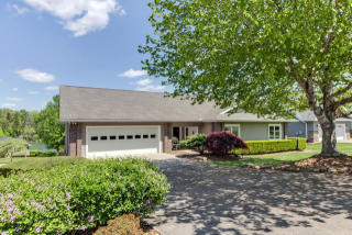 319 Chuniloti Cir, Loudon, TN 37774-2608