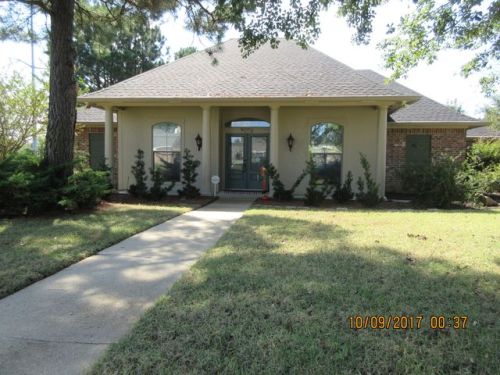 9075 Summer Tree Cir, Greenwood, LA 71033-3051