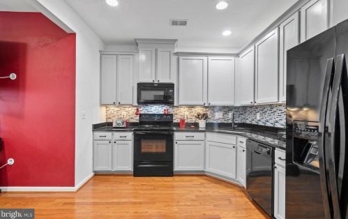 14697 Mason Creek Cir, Woodbridge VA  22191-3375 exterior