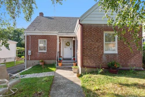 672 Jewett Ave, Bridgeport, CT 06606-2837