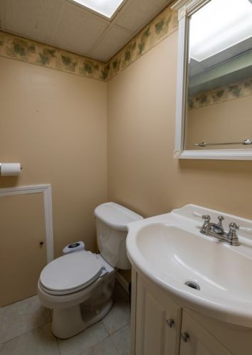 2816 Castlegate Ave, Pittsburgh PA 15226-2010 exterior