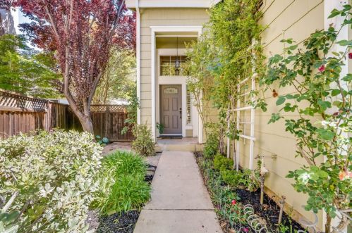 7577 Trotter Way, Pleasanton CA  94566-3121 exterior