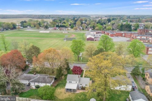 121 School Pl, Slaughter Beach DE  19963-1821 exterior
