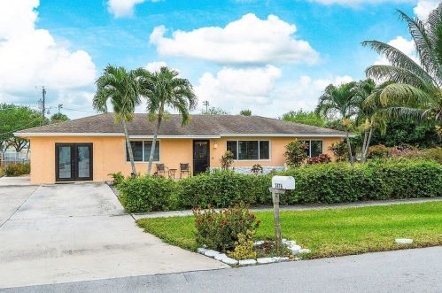 1476 Mangonia Dr, West Palm Beach, FL 33401-2407