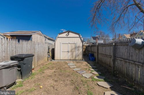 633 Division St, Gloucester NJ  08030-2335 exterior