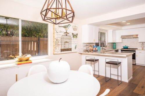 1706 Foothill Dr, Vista, CA 92084-4712