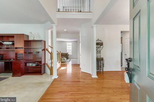 11 Broad Way, Lovettsville VA  20180-8608 exterior