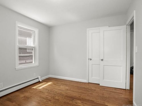 719 Queen St, Bridgeport CT  06606-3379 exterior