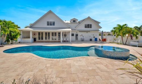 535 93rd Ave, Naples, FL 34108-2436