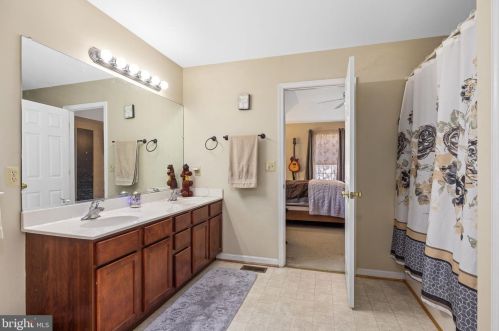 220 Musket Ln, Locust Grove VA  22508-5516 exterior