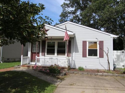 26 Woodland Dr, Bricktown, NJ 08723-7431