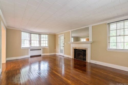 22 Circular Rd, Poughkeepsie NY 12601-4635 exterior