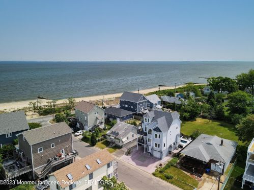 8 Benton Ave, Leonardo NJ  07737-1403 exterior