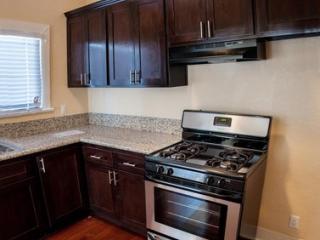 712 Hobart Blvd, Los Angeles CA  90005-2820 exterior