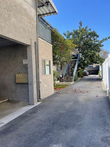 5653 Laurel Canyon Blvd, North Hollywood, CA 91607-1841