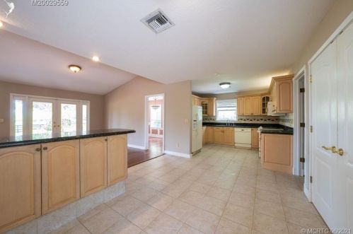 3901 39th St, Palm City, FL 34990-5656