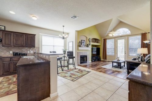 13109 Appaloosa Chase Dr, Austin TX  78732-1974 exterior