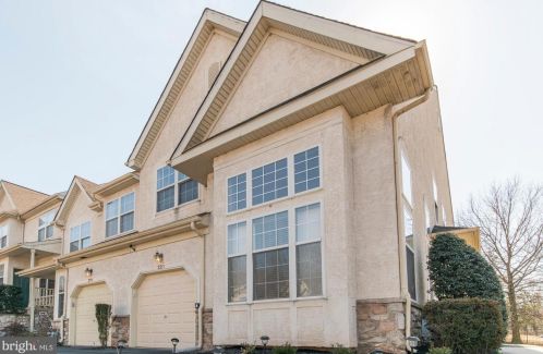 221 Brookdale Ct, Dresher PA  19025-1517 exterior
