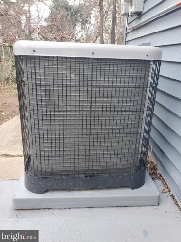 15 Holyoke Ln, Willingboro NJ  08046-1742 exterior