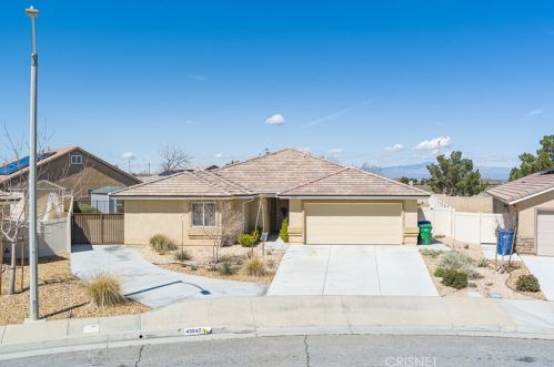 43947 Sondi Dr, Lancaster, CA 93536-2603