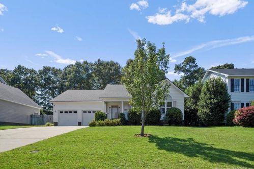 2926 Coachway Dr, Fayetteville, NC 28306-8948