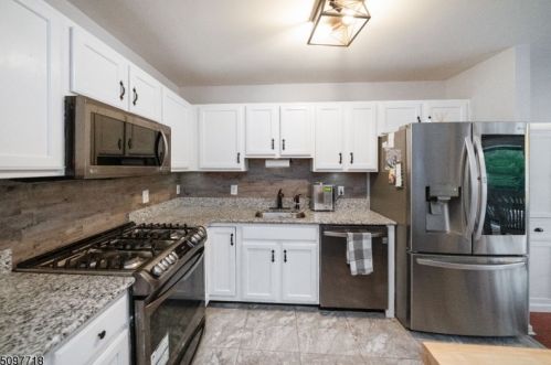 108 Violet Ln, Trenton NJ  08638-2031 exterior