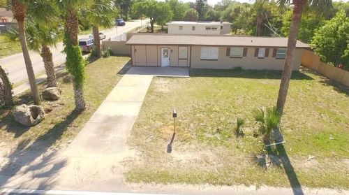 852 Derbyshire Rd, Daytona Beach, FL 32117-3958