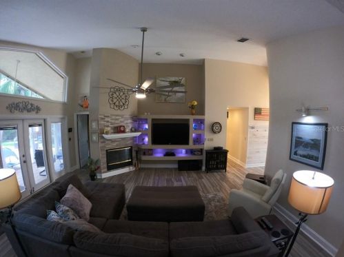 801 Live Oak Ave, Saint Petersburg FL  33703-3177 exterior