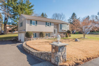 37 Mabel Ave, Danbury, CT 06811-3740