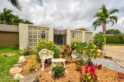 3100 Saunders Pl, Titusville, FL 32780-3109