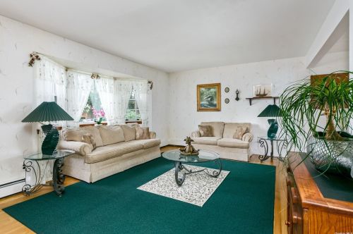 1931 Briggs St, North Bellmore, NY 11710-3227