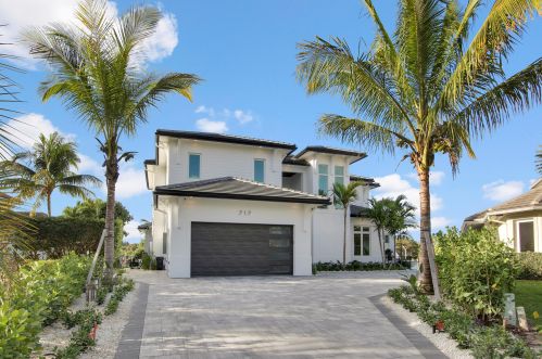 717 Harbour Point Dr, West Palm Beach, FL 33410-3413