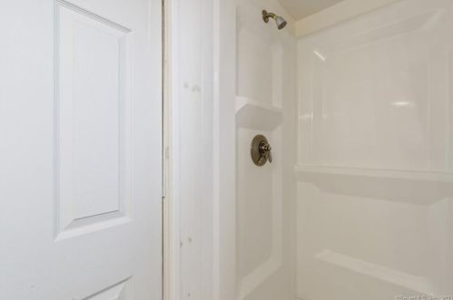 18 Phillips St, United States Coast Guard Ac CT  06320-2619 exterior