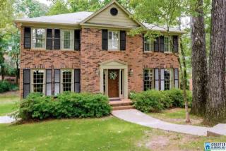 2501 Old Oak Ln, Birmingham AL  35243-4426 exterior