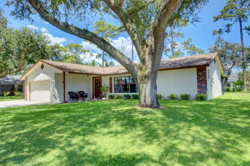 103 Greenwood Ct, West Palm Beach, FL 33411-8007