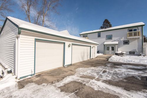 6881 91, Milwaukee WI 53224-4712 exterior