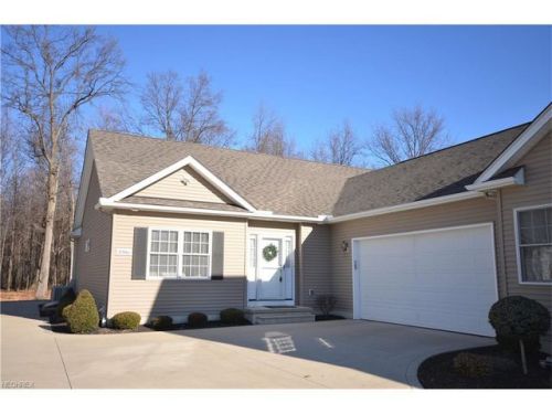 3986 Hilltop Dr, Vermilion OH  44089-2091 exterior