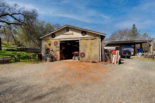 12681 Wolf Rd, Grass Valley CA  95949-8183 exterior