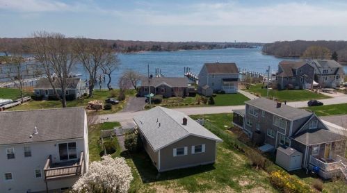 55 Flintstone Rd, South Kingstown, RI 02882-4316