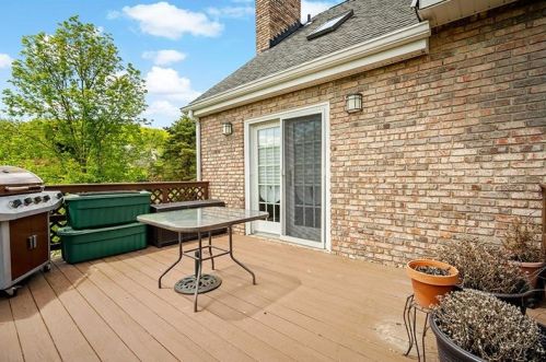 1212 Parkside Dr, Bridgeville PA  15017-1267 exterior