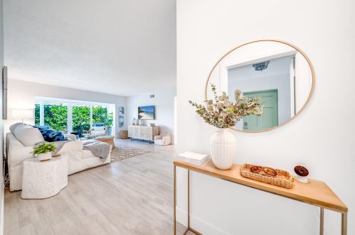 315 Venetian Dr, Delray Beach, FL 33483-6742
