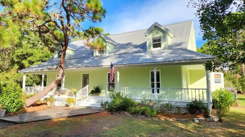 164 Bayshore Dr, Saint George Island FL  32328-3370 exterior