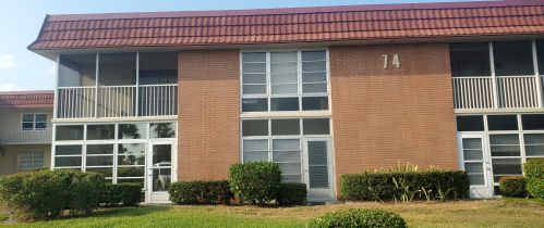 74 Royal Oak Ct, Vero Beach FL  32962-3731 exterior