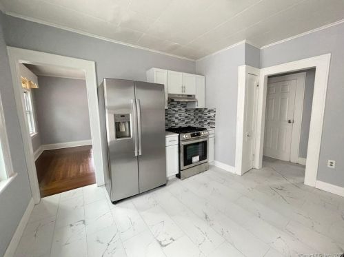 100 Garfield Ave, Bridgeport CT  06606-5268 exterior