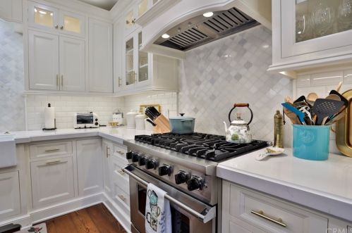 1135 Center St, Redlands CA  92373-6737 exterior