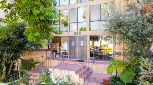 320 Stocker St, Glendale CA  91202-2408 exterior